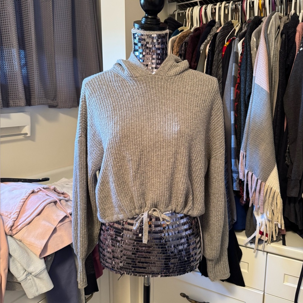American eagle S cropped cinch waist cozy sweater grey